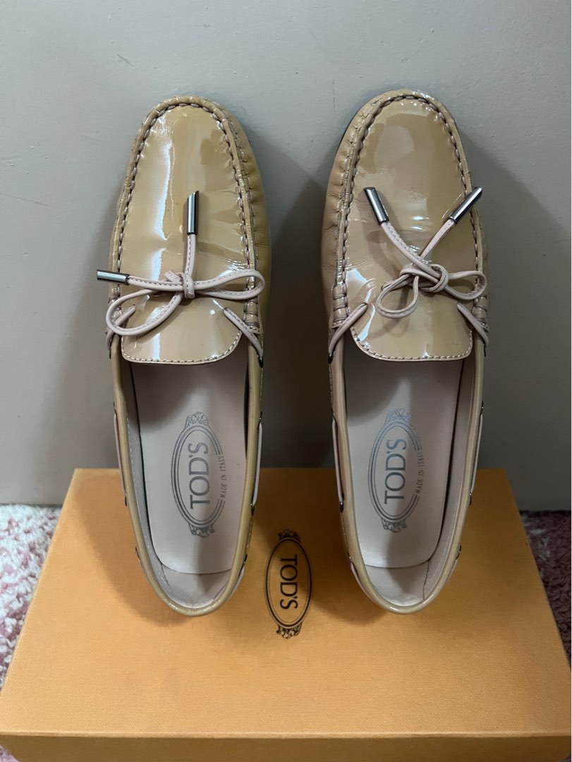 Tod’s Loafers, Women's Fashion, Footwear, Loafers on Carousell