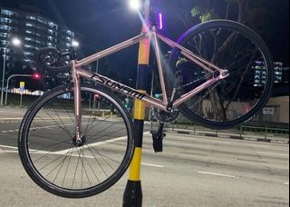 (Category: ) located in . Submitted by hdhdgsg (Listing ID 1267516790, Image 1). Description: .