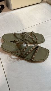 （分類：）位於 。 由 vikkithepooh 提交（商品編號 1267664231，圖片 1）。簡介： 。