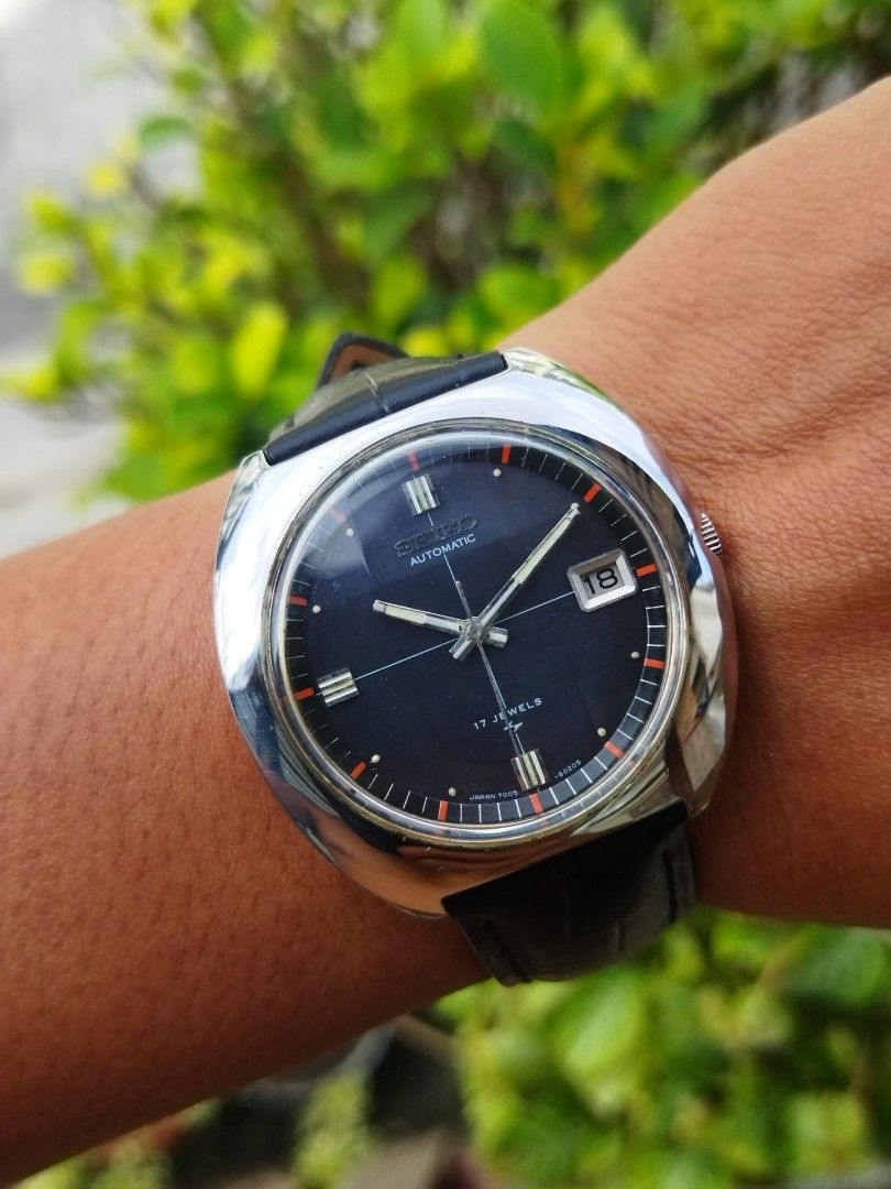 Vintage Seiko 7005 Cushion Case Men s Fashion Watches