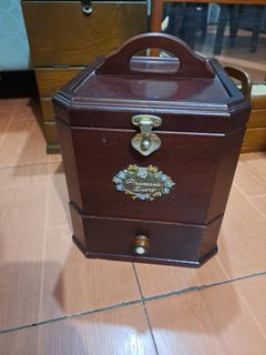 Vintage wooden vanity box