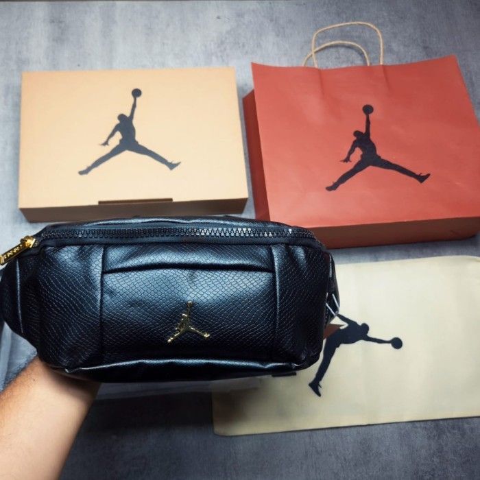 Waist bag Air jordan Regal fullset, Fesyen Wanita, Tas & Dompet di
