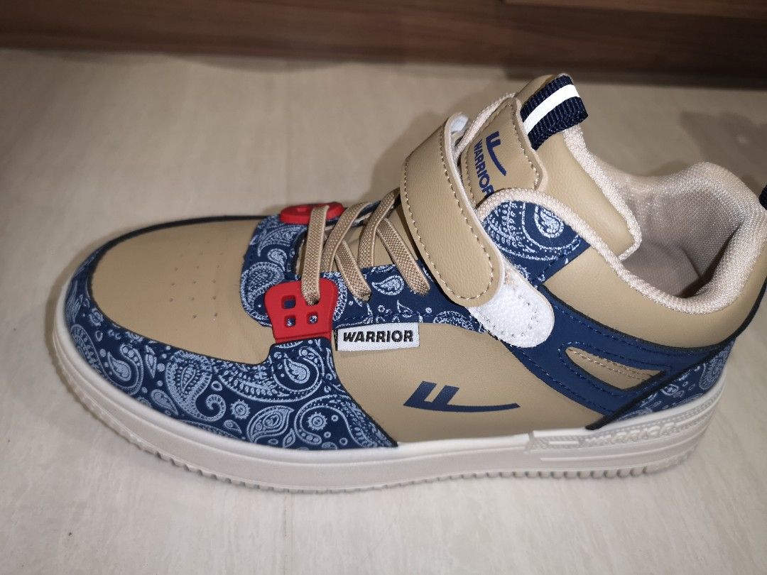 Warrior kids high cut shoe