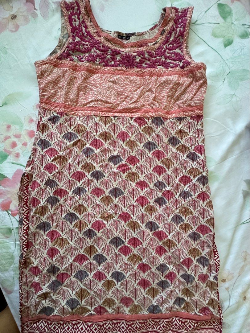 Women Sleeveless Punjabi Suit