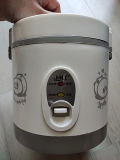 https://media.karousell.com/media/photos/products/2023/11/26/10l_rice_cooker_5cups_of_rice__1700972111_87561354_progressive_thumbnail.jpg