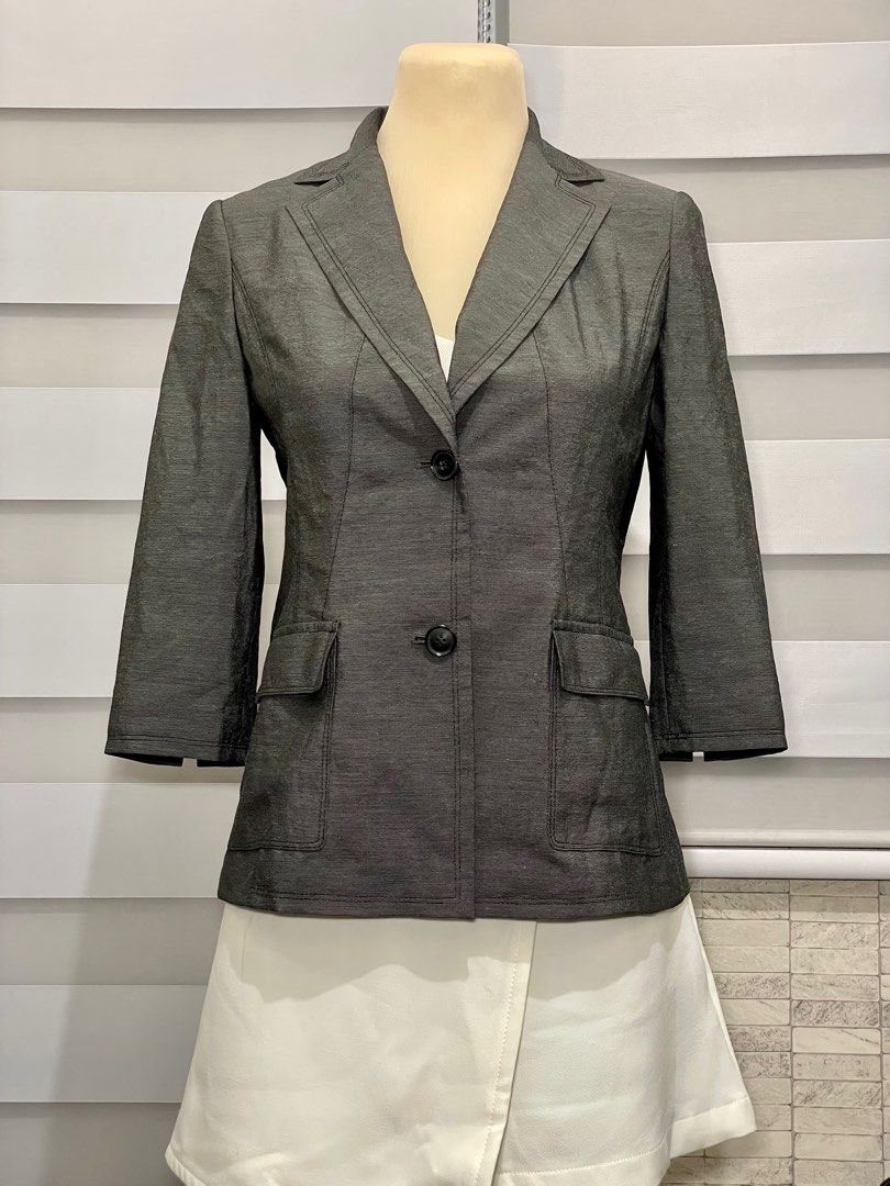3/4 Sleeves Blazer (Category: Coats, Jackets and Outerwear) located in Pasig City. Submitted by chellim (Listing ID 1267825422, Image 1). Description: Can be casual or office outfit Good as new.