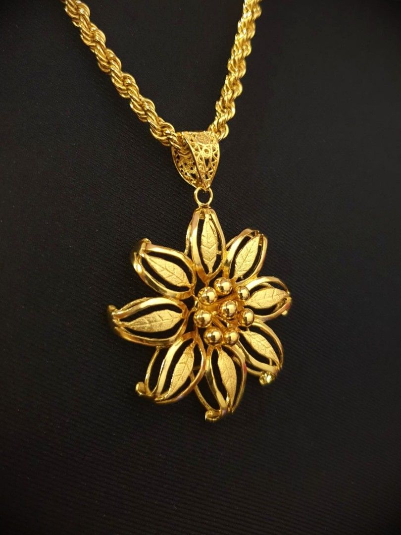 Gold pendant new arrivals design images