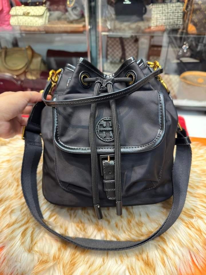 Tory burch scout drawstring crossbody sales