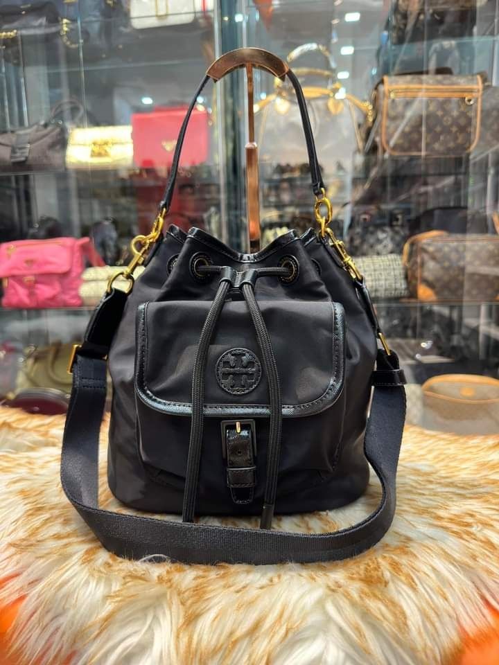 Tory burch scout drawstring crossbody sales
