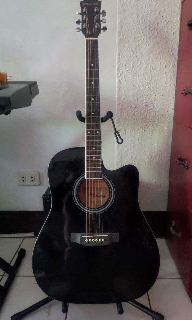 Acoustic/Pick up Guitar (Category: Musical Instruments) located in Navotas City. Submitted by sellmystuff2 (Listing ID 1267759893, Image 1). Description: electric with auto tuner with guitar bag almost new kakabili lang last 2 months Hindi masyado nagagamit kasi may work RFS: upgrade Location:Dasma.