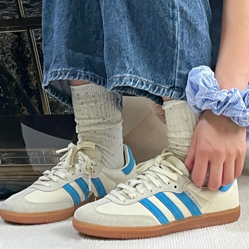 Adidas navy e amp; white borbomix roll-top top