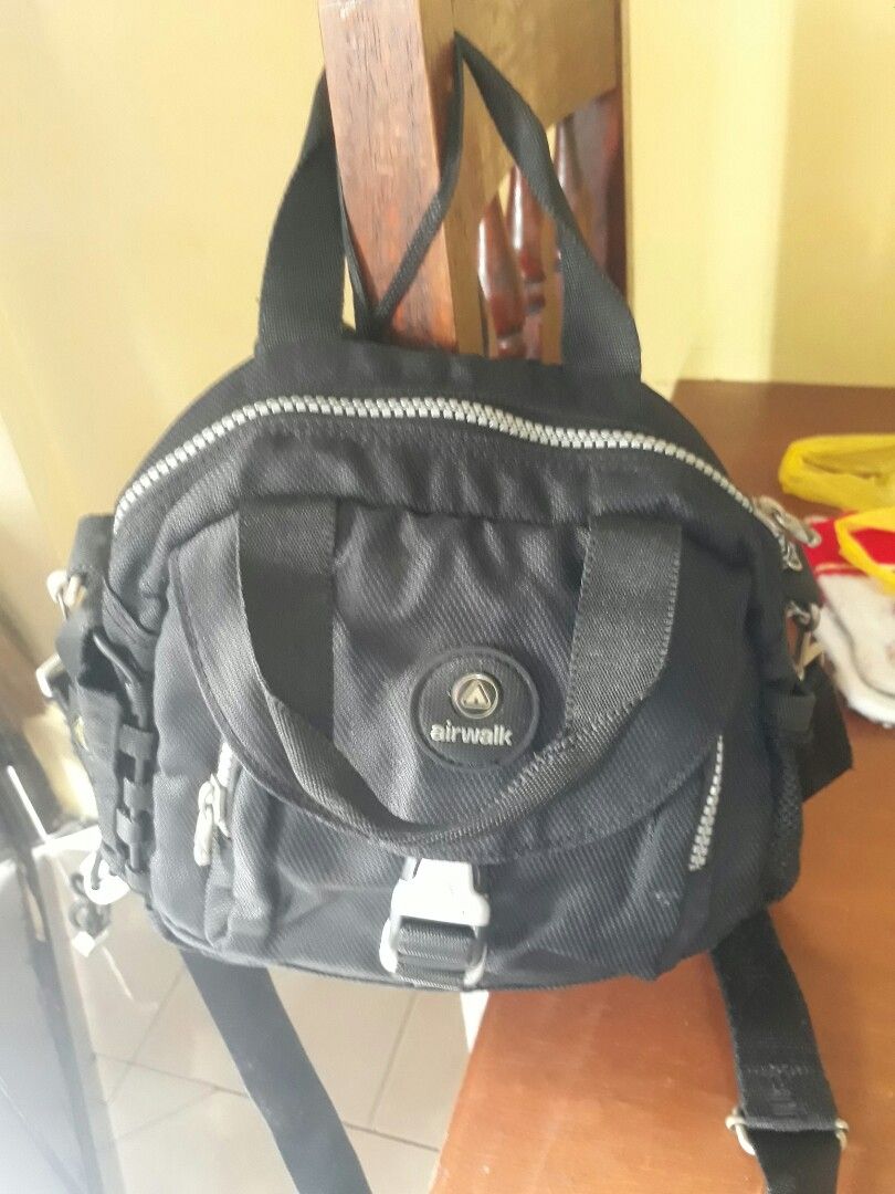 Airwalk sling bag price hot sale