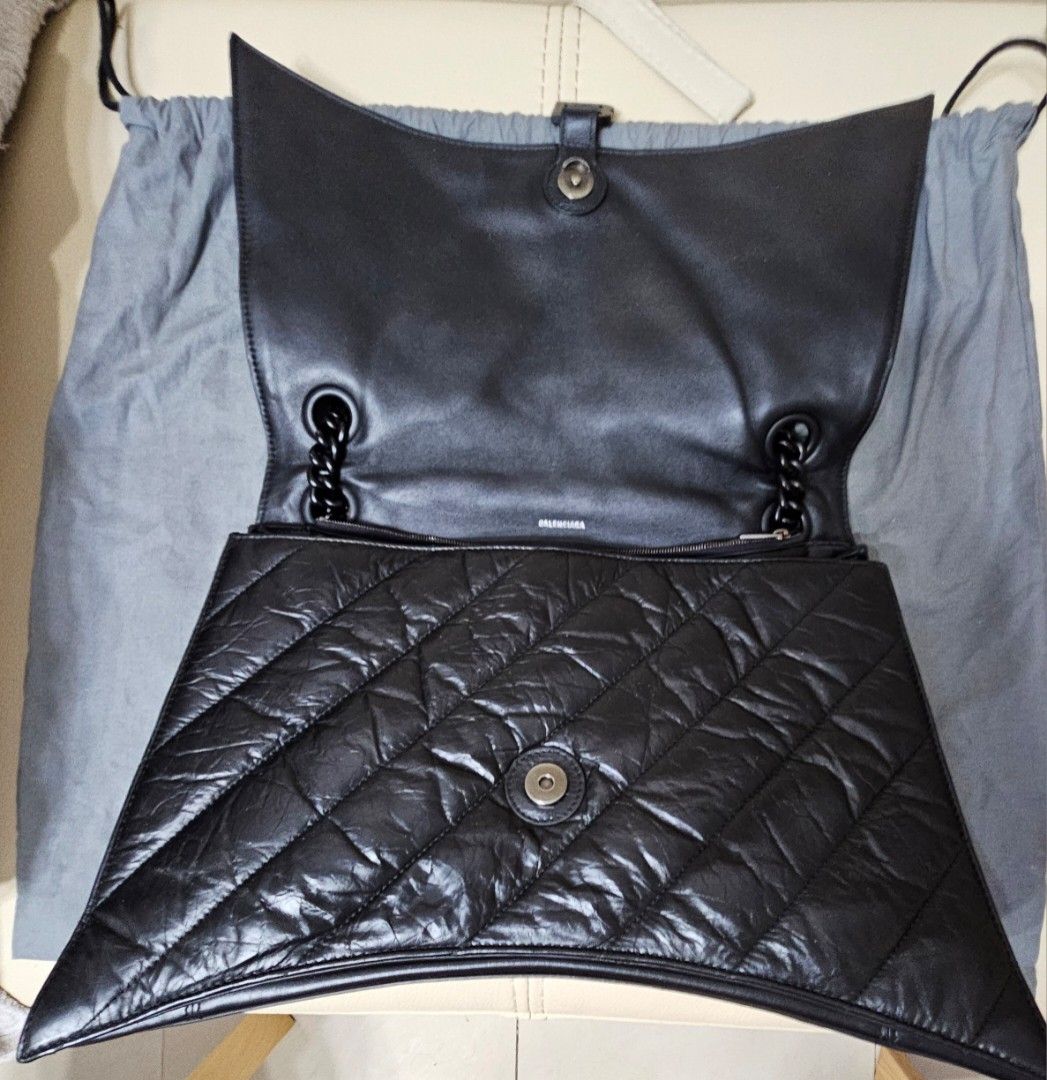 Women's Crush Large Chain Bag in Black