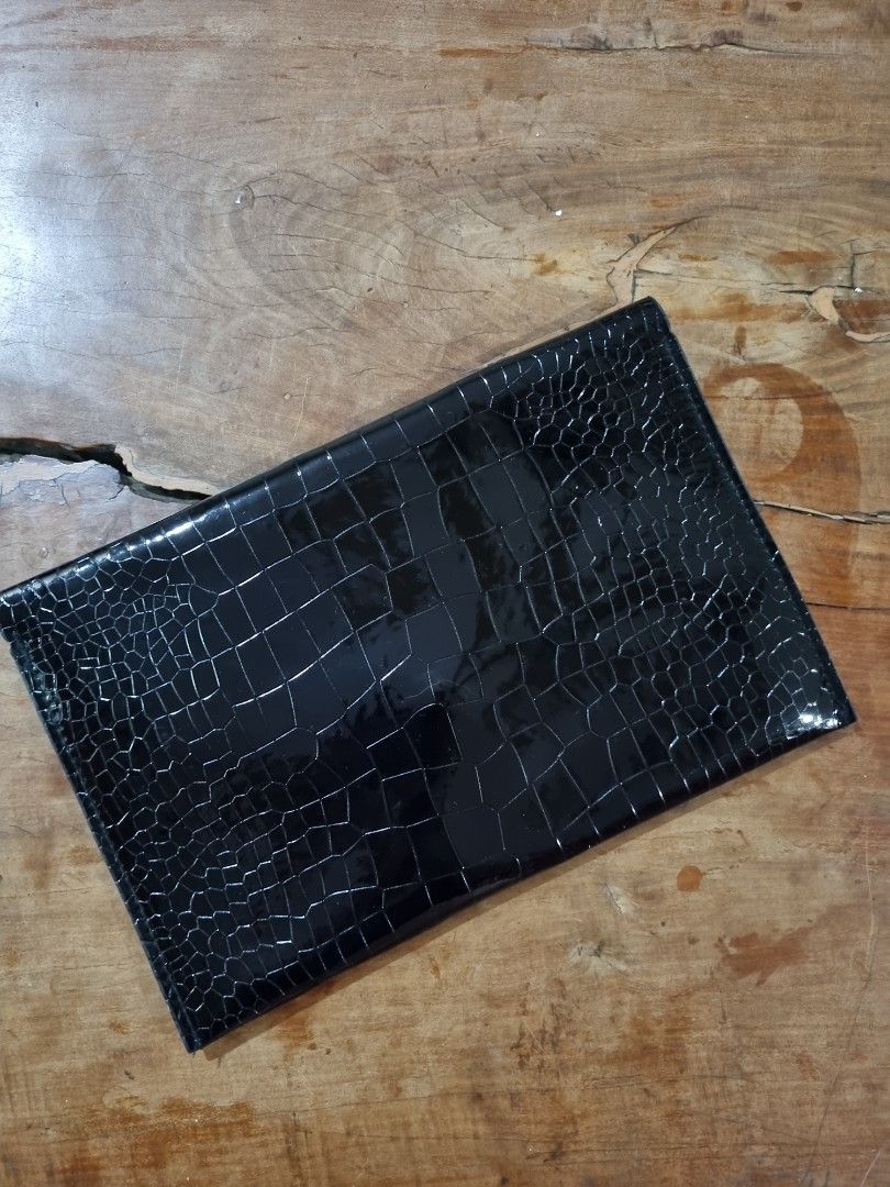 Black Croc Clutch (Shein) (Category: Purses & Pouches) located in Paranaque City. Submitted by declutter_alex (Listing ID 1267908268, Image 3). Description: Never been used Perfect for evening parties.