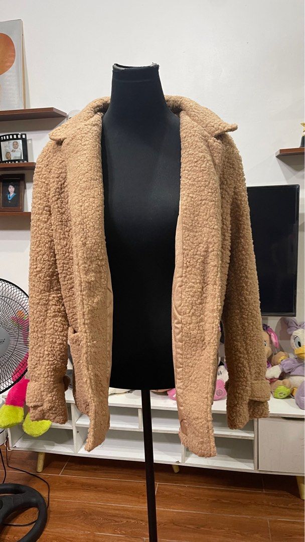BNWT Zaful Winter Blazer (Category: Coats, Jackets and Outerwear) located in Santa Rosa. Submitted by ivanandvannahstuff (Listing ID 1267853515, Image 2). Description: Perfect to Cold Weather. Large on tag. Perfect fit Medium to Large.