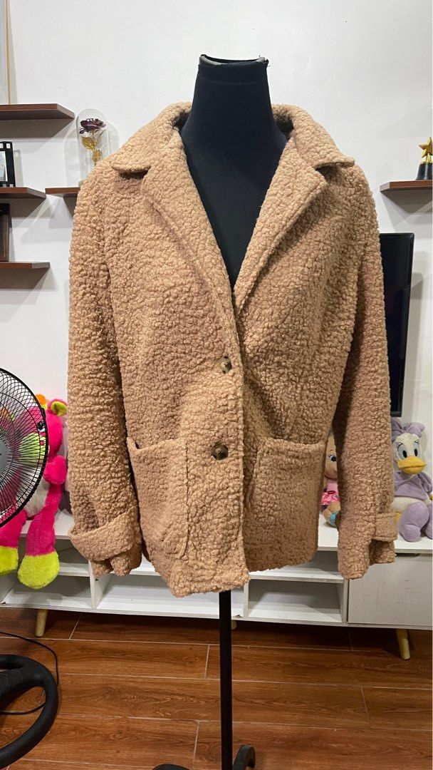 BNWT Zaful Winter Blazer (Category: Coats, Jackets and Outerwear) located in Santa Rosa. Submitted by ivanandvannahstuff (Listing ID 1267853515, Image 1). Description: Perfect to Cold Weather. Large on tag. Perfect fit Medium to Large.