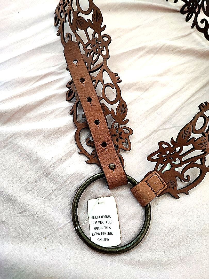 Brand New leather belt from GAP, 女裝, 手錶及配件, 腰帶- Carousell