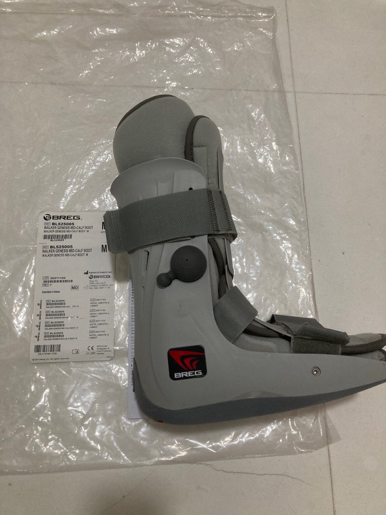 BREG Walker Genesis Midcalf Boot, Health & Nutrition, Braces, Support