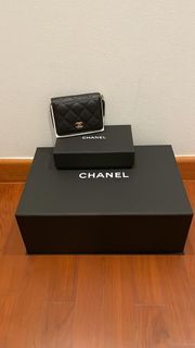 Rare Authentic Chanel Silver Patent Vinyl Camellia Graphic Edge Embossed Flap  Bag, Luxury, Bags & Wallets on Carousell