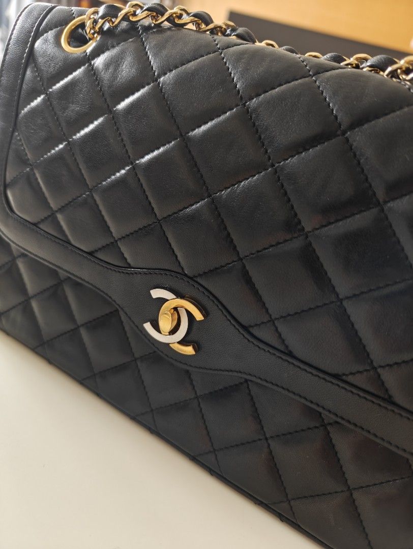 Chanel Medium Classic Lambskin Double Flap (SHG-36484) – LuxeDH