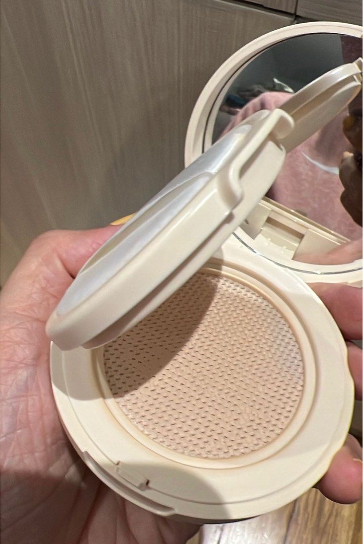 christian dior cushion powder