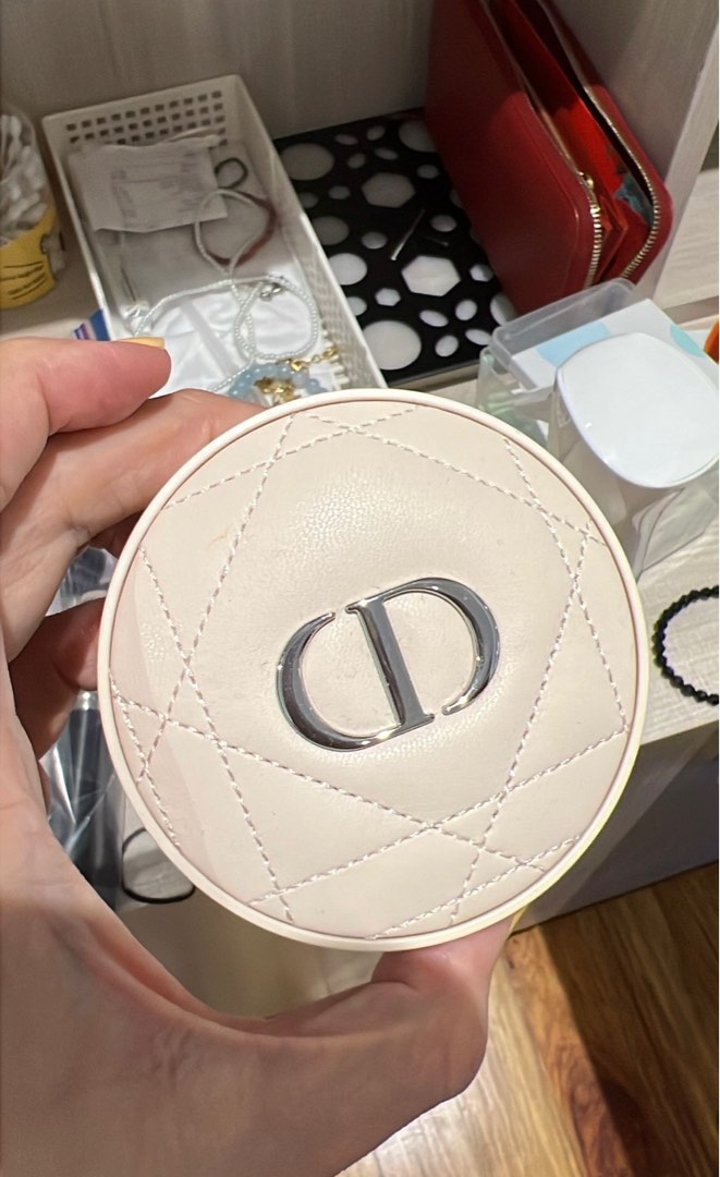 christian dior cushion powder