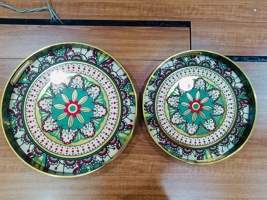 Circle home decorative tray table accents (Category: Other Home Decor) located in Mandaluyong City. Submitted by splashfashion.ph (Listing ID 1267822430, Image 2). Description: Large - 42x42x4cm -1,450 Medium-36x36x4cm -799 Material: plastic frame, glass on surface On hand ready to ship.