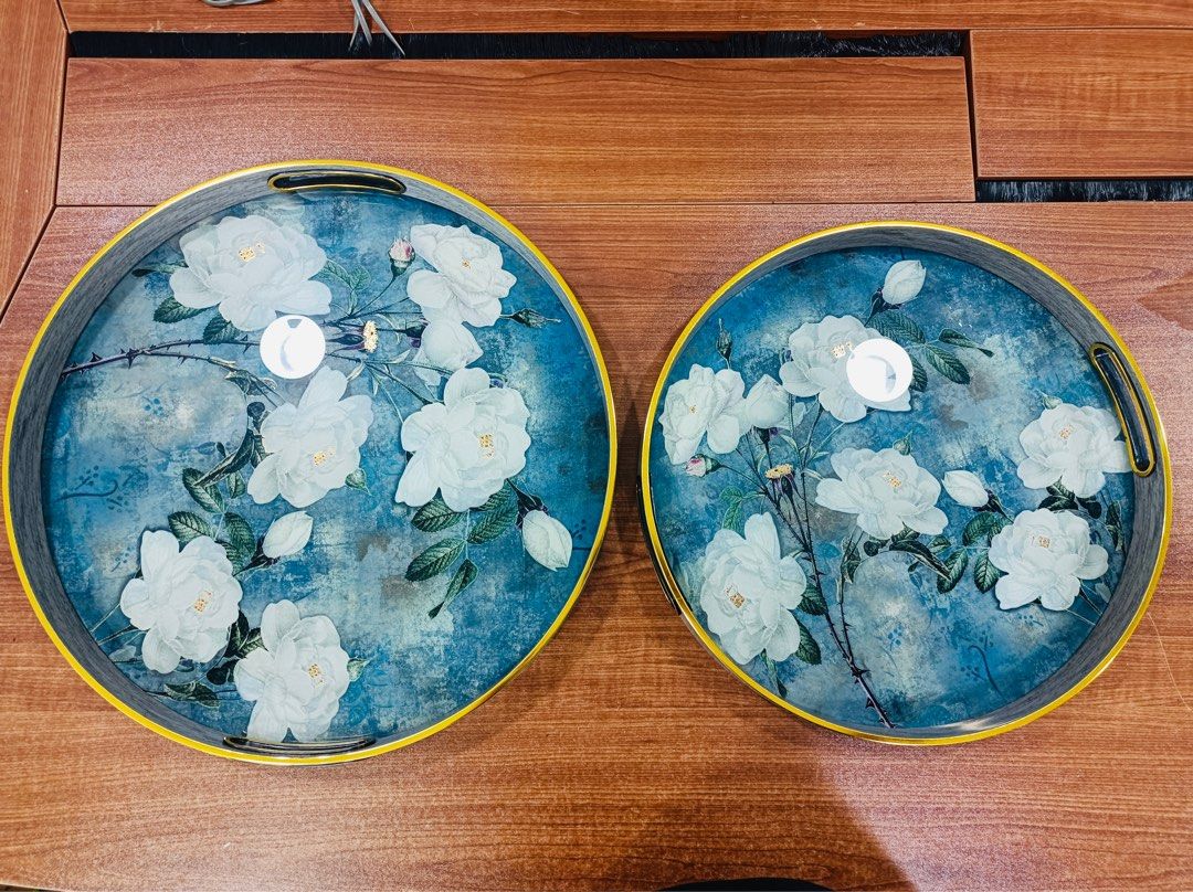 Circle home decorative tray/table top accents with handle (Category: Other Home Decor) located in Mandaluyong City. Submitted by splashfashion.ph (Listing ID 1267845473, Image 2). Description: Large - 42x42x4cm -1,450 Medium-36x36x4cm -799 Material: plastic frame, glass on surface On hand ready to ship.