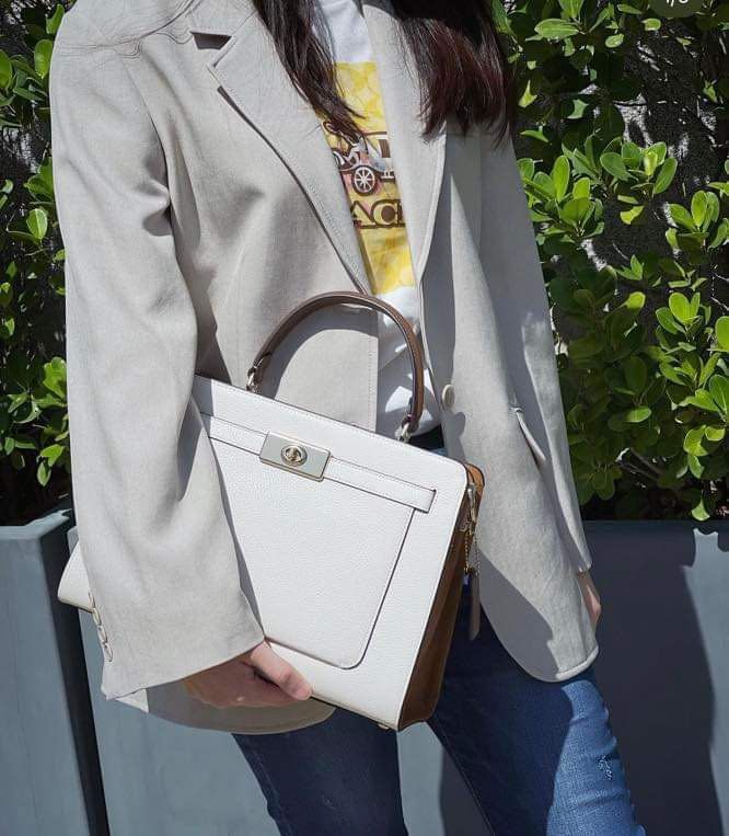 Coach Carryall (Category: Luxury Bags & Wallets) located in Rizal. Submitted by LuxbyMarifrance (Listing ID 1267868167, Image 1). Description: 🏷️ 3,000 only + SF 💼 Coach Lane Carryall in Colorblock in Chalk/Penny Multi 📏 12 1/2″ (L) x 8 3/4″ (H) x 4 3/4″ (W) 📌 with dust bag and paper bag ✨All trademarks, logos and brand names are reserved and property of the original brand owners. #coachph #authenticqualitybagsph #authenticqualitybags #lowest