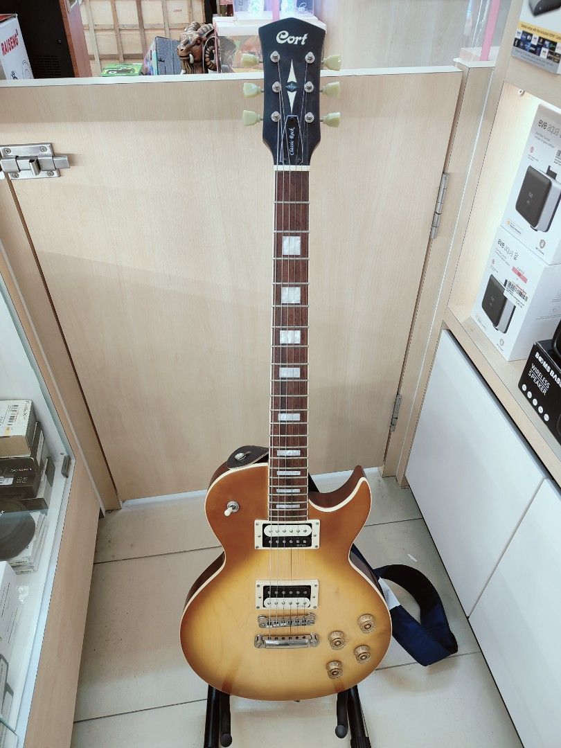 Cort Electric Guitar CR300, Hobbies & Toys, Music & Media, Musical ...