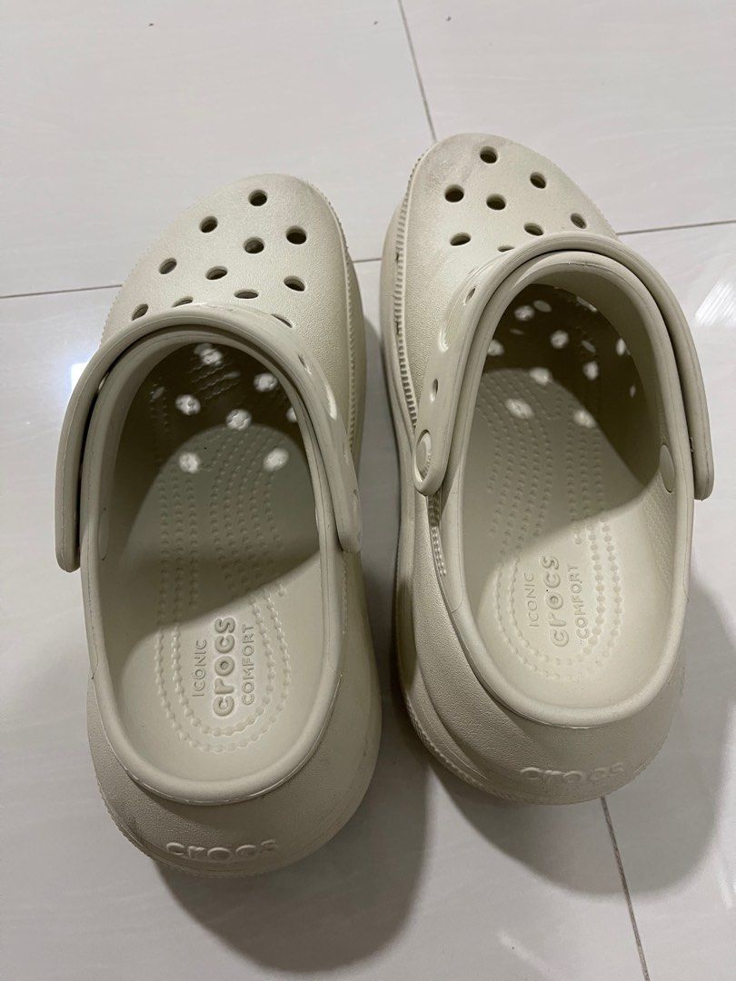 White crocs deals womens 6