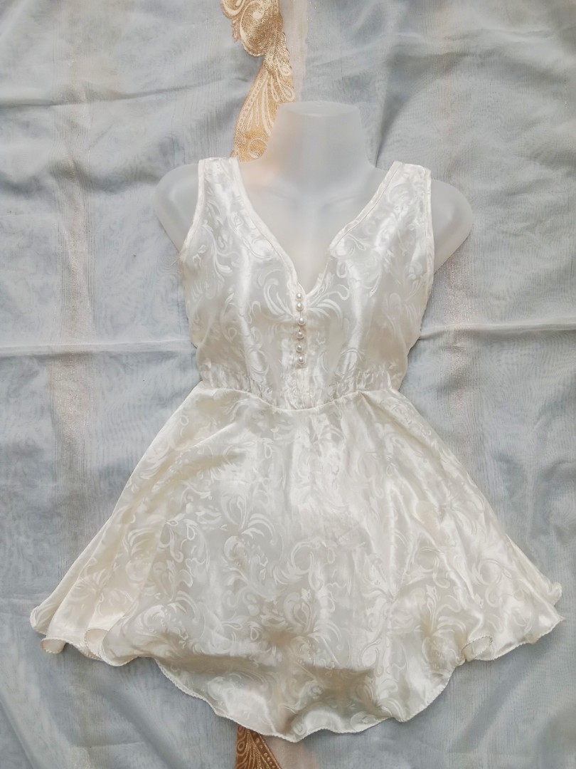D.B white flowy dress, Women's Fashion, Dresses & Sets, Dresses on Carousell