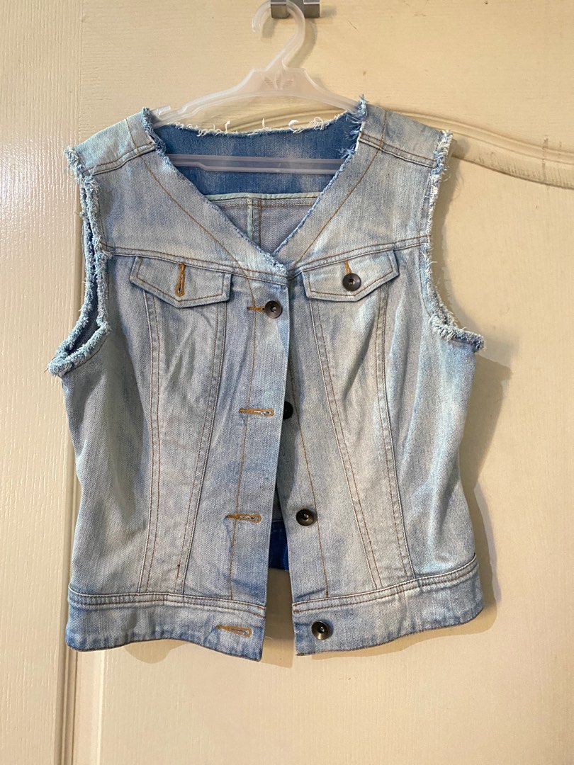 Denim Vest, Women's Fashion, Tops, Sleeveless on Carousell