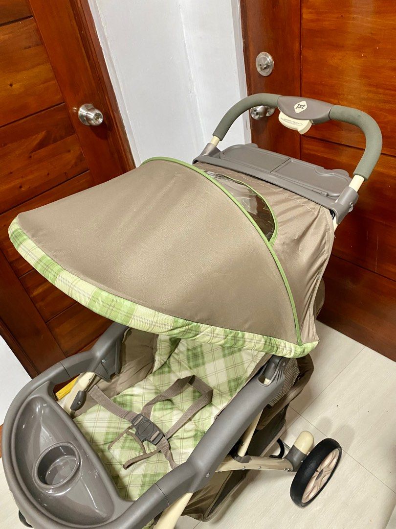 Disney Stroller Winnie the Pooh Safety 1st, Babies & Kids, Going Out