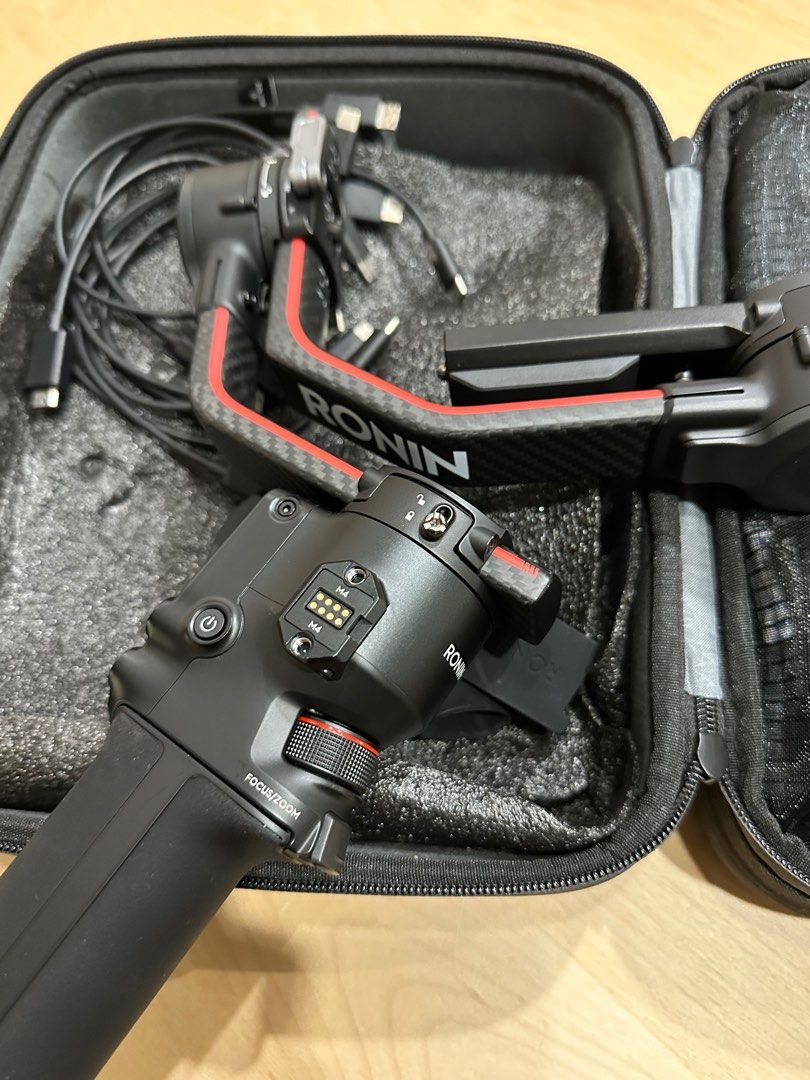 DJI RS2 Pro Combo, Photography, Photography Accessories, Gimbals & Stabilisers on Carousell