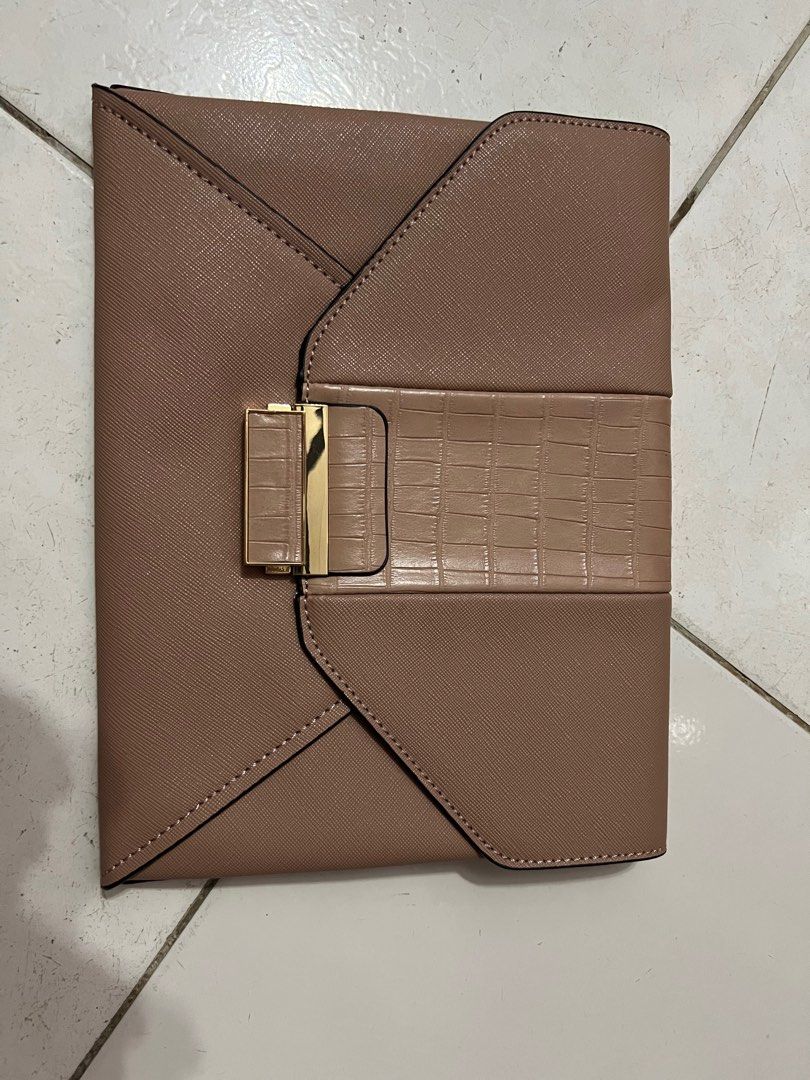 Dorothy outlet perkins clutch