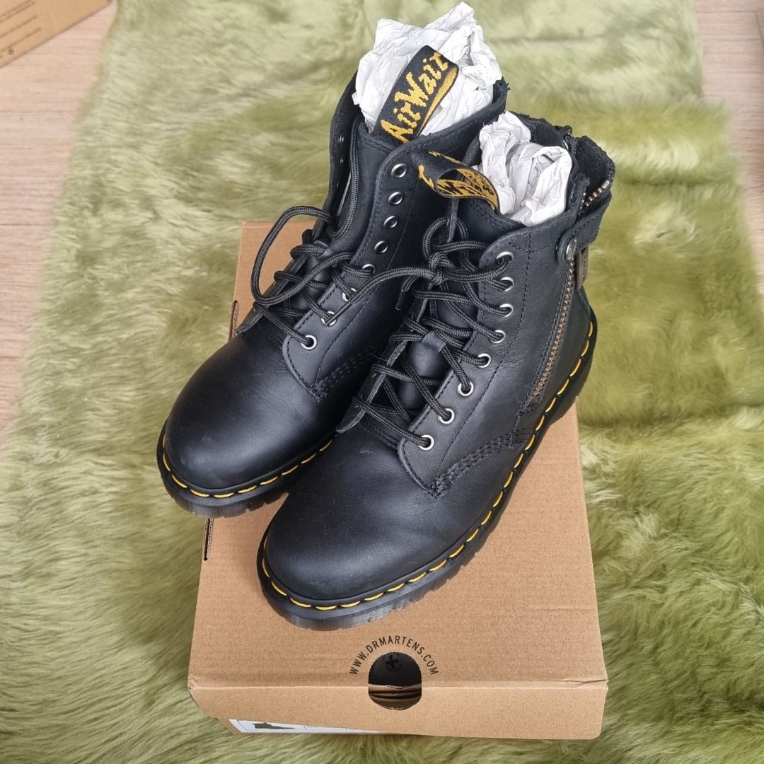 Dr. martens 1460 alternative hot sale 8-eye boot