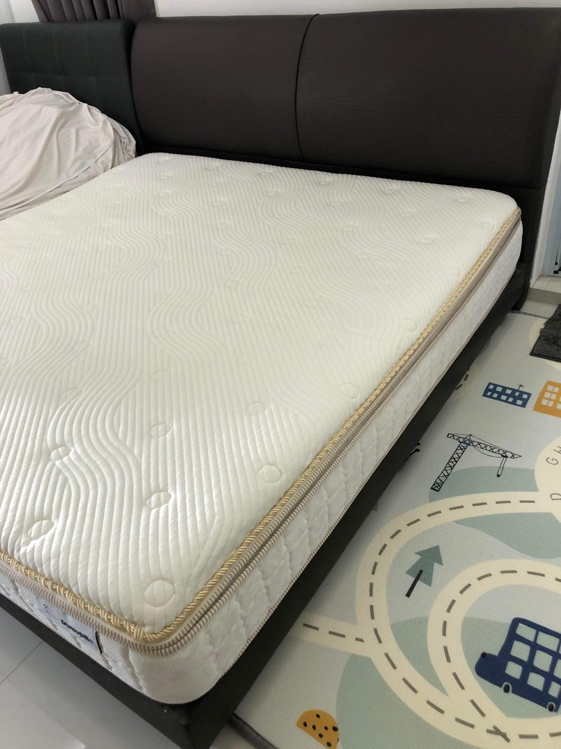 Dunlopillo TalaSilver Latex king size Mattress and bed frame, Furniture