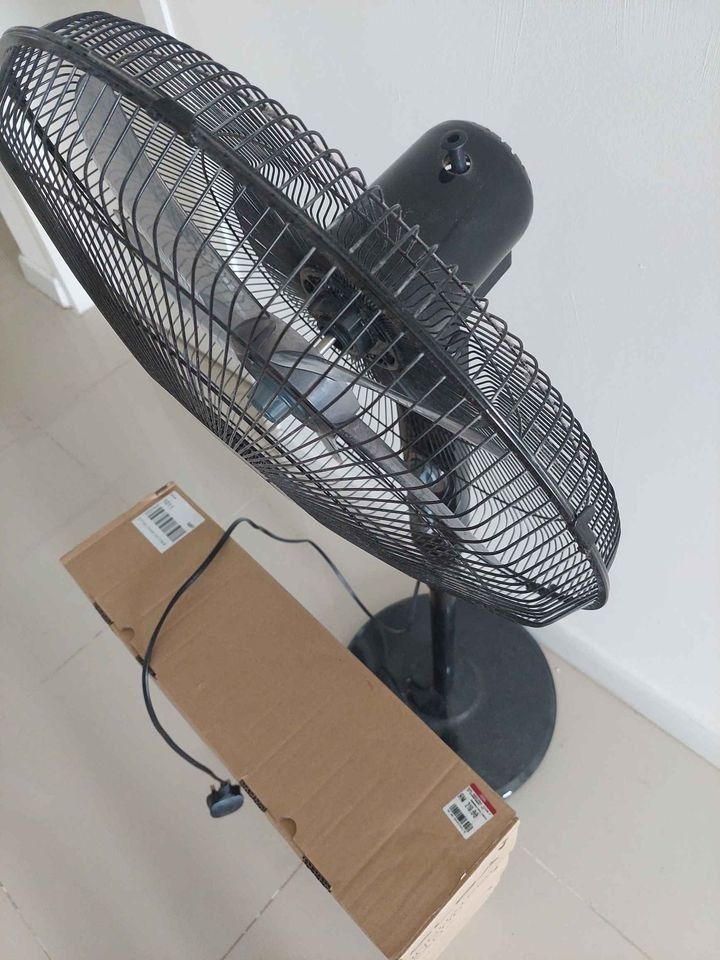 ELBA Industrial Stand Fan 18