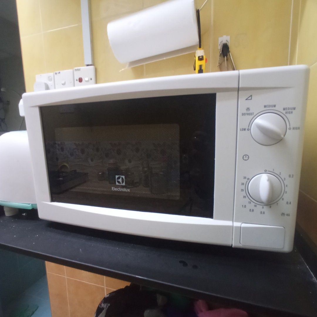 Electrolux microwave 20l hot sale