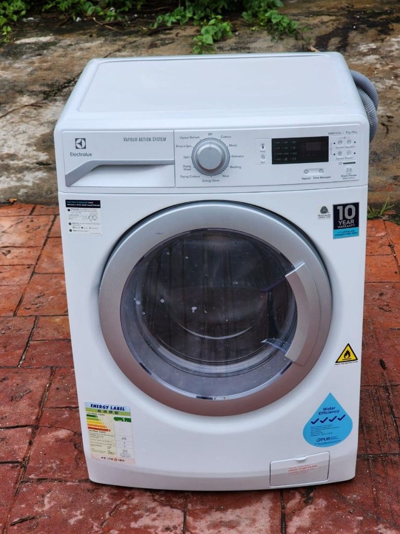 Electrolux washer dryer combo 2 in 1, TV & Home Appliances, Washing