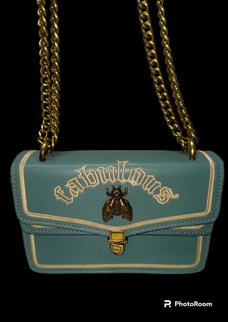 Fabulous Bee Shoulder Bag Women s Fashion Bags Wallets Shoulder Bags on Carousell