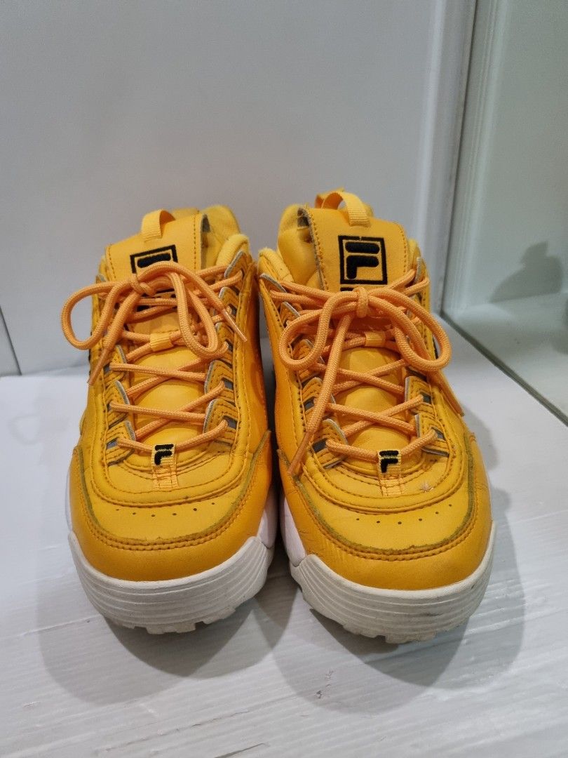 All top yellow filas