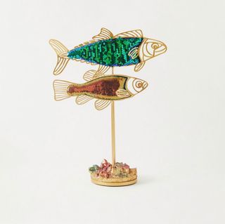 Fish sequenced jewelry organizer