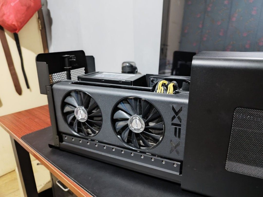 eGPU Razer Core X Chroma and XFX AMD Radeon™ RX 5700 DD Ultra 8GB GDDR6 ...