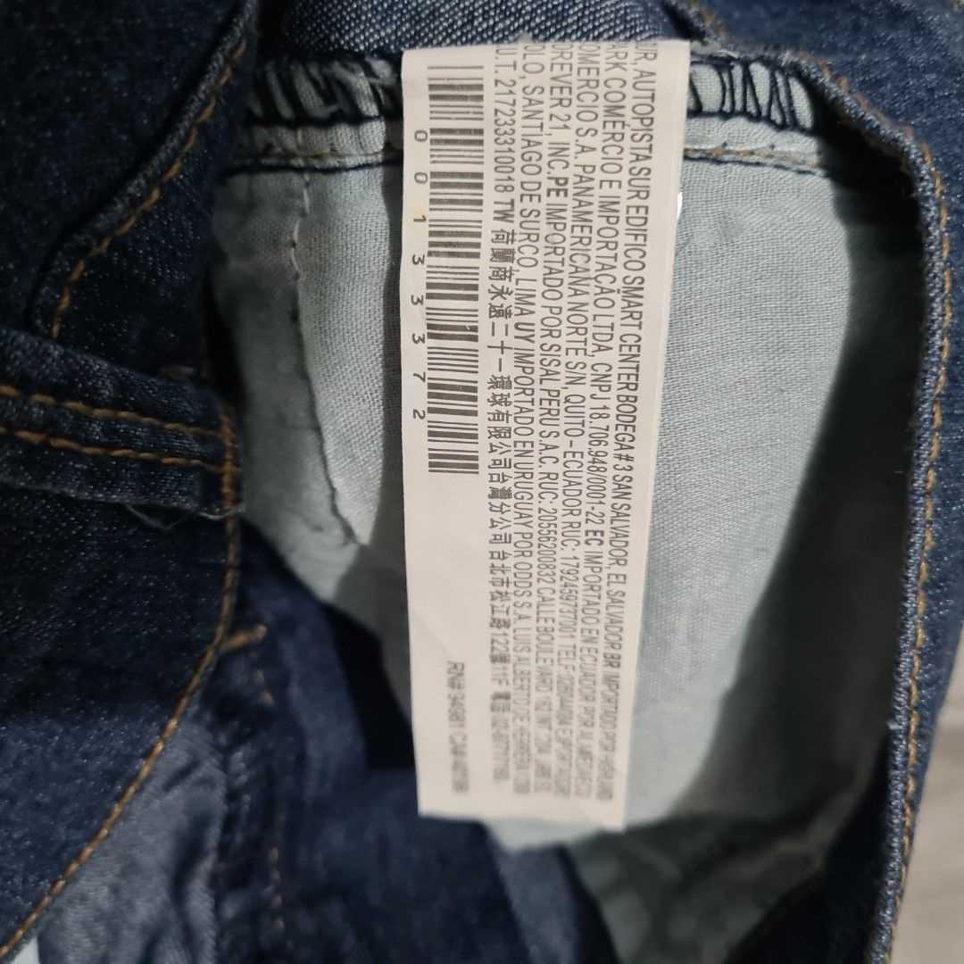 Forever 21 Blue Denim Shorts (Category: Shorts) located in Cainta. Submitted by declutter_mkondostyle (Listing ID 1267862040, Image 3). Description: Color: Blue Waist: 24in (actual), 26(tag) length: 9in Mid rise No issues ♡ All measurements are approximate. Will indicate if tag size or actual (medida size) ♡ Sorry for the shadow at the bottom left. ♡ Kindly consider that this is pre-loved, so please manage your expectations. Color may vary slight