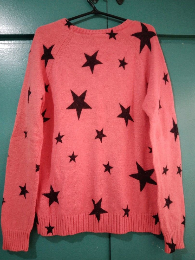 Forever 21 Star Print Knit Sweater in Coral Women s Fashion Tops