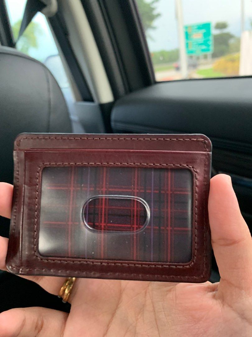 Fossil cardholder top