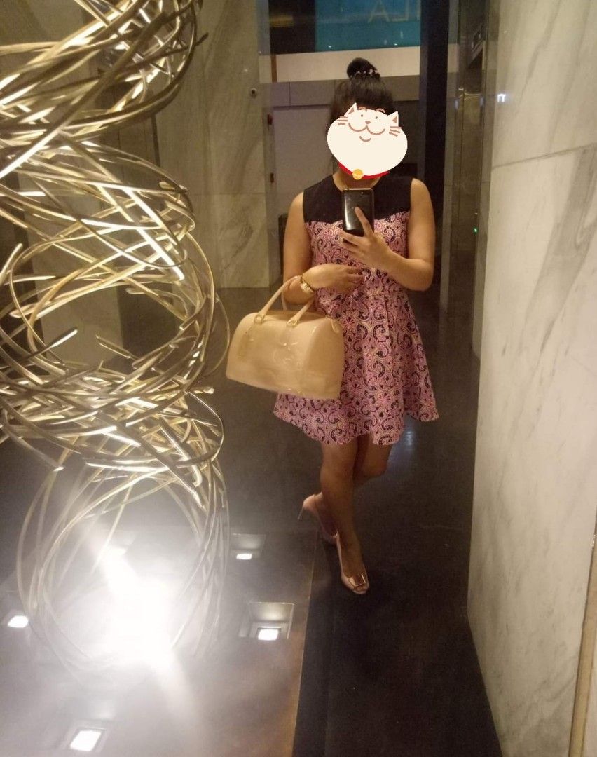 FURLA Candy Handbag (Category: Luxury Bags & Wallets) located in Quezon City. Submitted by glaminize (Listing ID 1266035563, Image 2). Description: Authentic Complete with lock, hang tag and dust bag. Color may be slightly darker in person. Free delivery via lalamove if within quezon city area only. .