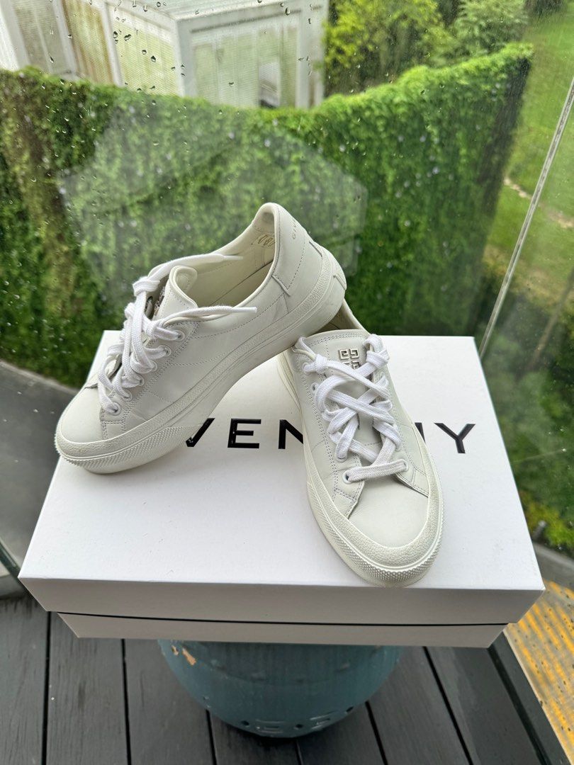 Givenchy 4G Logo Lace Up Leather Sneakers